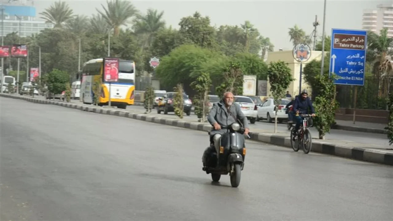 تحذيرات طبية من مخاطر الموجة الحارة مع وصول الحرارة لـ 46 درجة